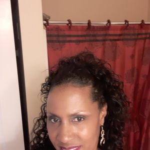 Meet your Posher, Joy